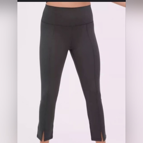 Offline By Aerie Medium Black The Hugger Legend Hi-Rise Leggings EUC - Picture 1 of 5